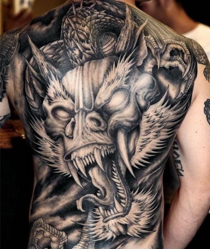 tetovanie motívy mužov, veľké tetovanie na chrbte, tetovanie draka