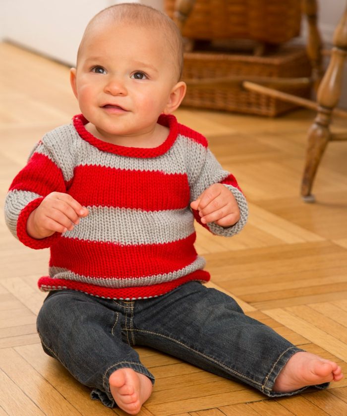Baby-trui breien-rood-blauw-en-jeans