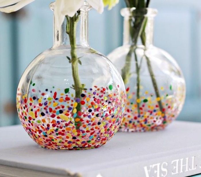 DIY idee de decorare pentru a picta vase cu lac de unghii, pline de culoare