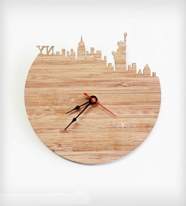 Dekoelement stenska ura, iz lesa New_York motivi