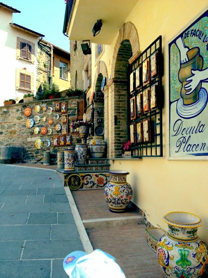 Deruta Taliansko Street business keramické ručne maľované