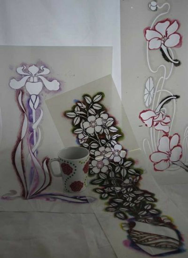 Art Nouveau - ornamenti-modelli-i-fiori-con-la-tazza e-tre-immagini