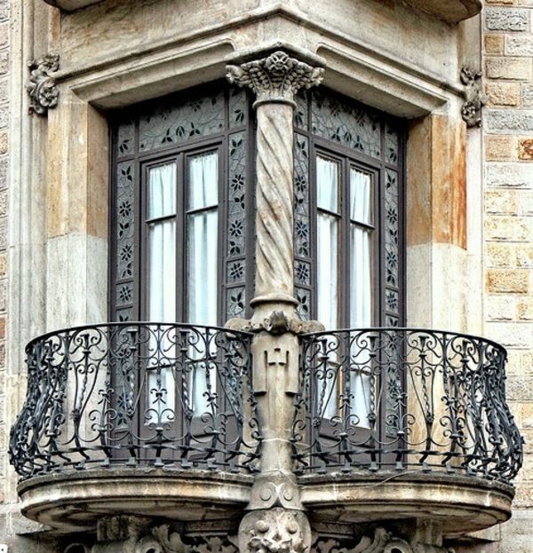 Kov balkónové zábradlie dizajn exteriéru