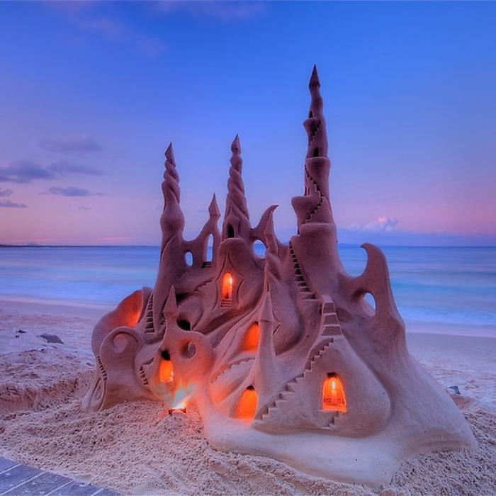 Scultura della sabbia castello di-unico-illuminato
