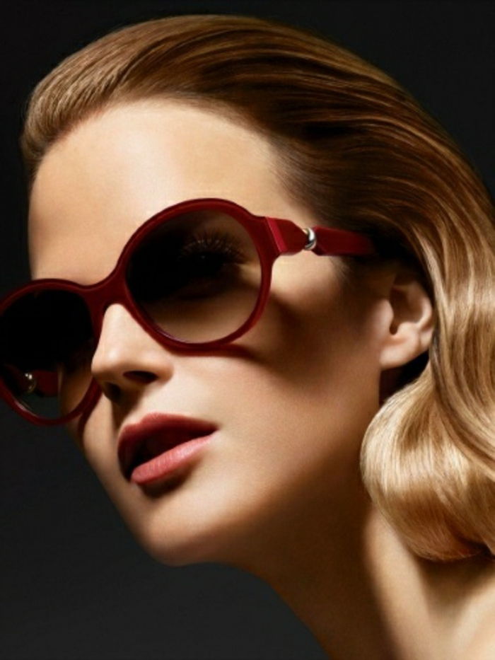 Solglasögon Chanel röd-frame modeller