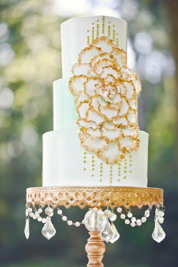 Torta stand-z-kristalno-o-poroko-pomanjšane