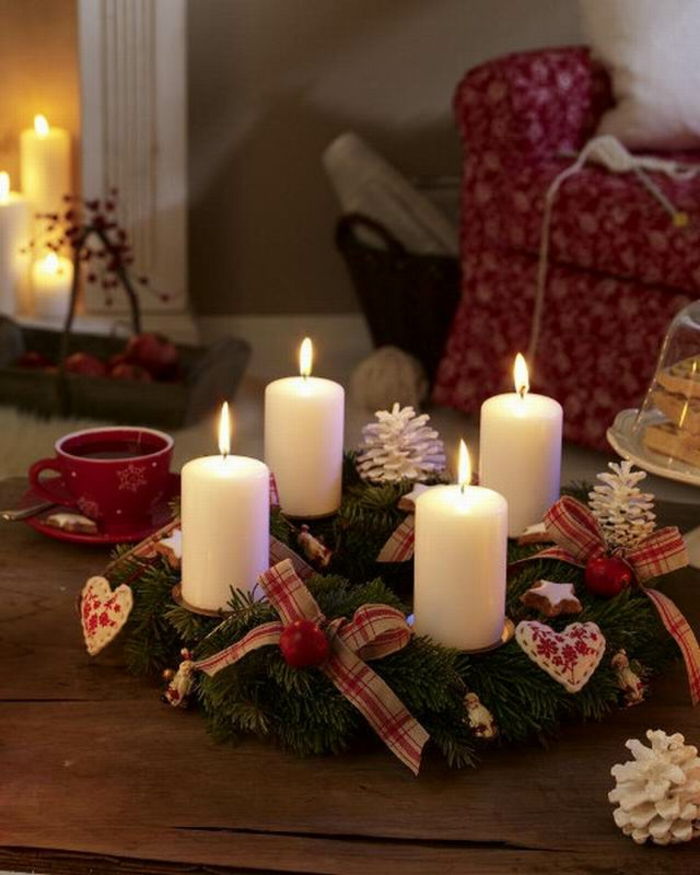 adventskranz-nápady-štyri krásne biele-sviečky