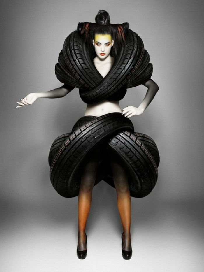 použité pneumatiky recyklácia one-woman-in-car pneumatík oblečený