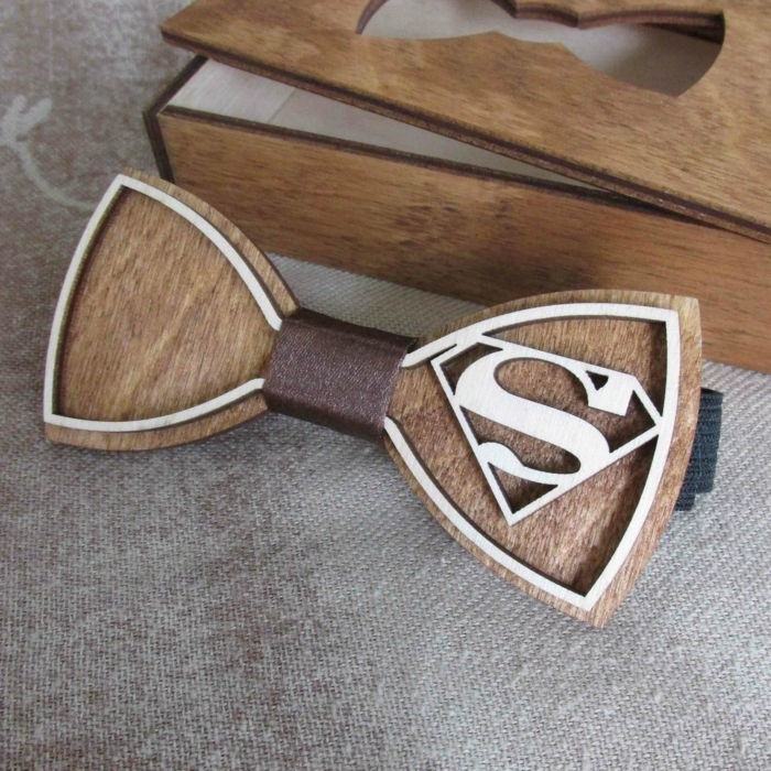 oblek-s-fly Wood-fly-with-the-postáv-of-superman-Moderné-and-krásne-nápady-for-the-skrine