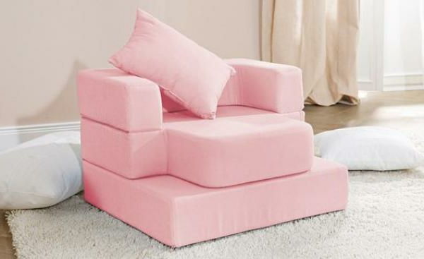 poltrona-de-rosa-pull-out em um tapete branco