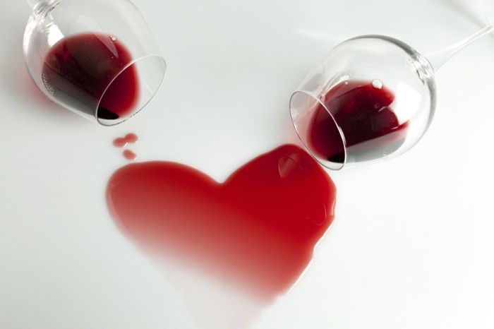 Bakgrund för-valentine-two-Unique fina-vin glasögon-and-a-hjärta-of-the-vin