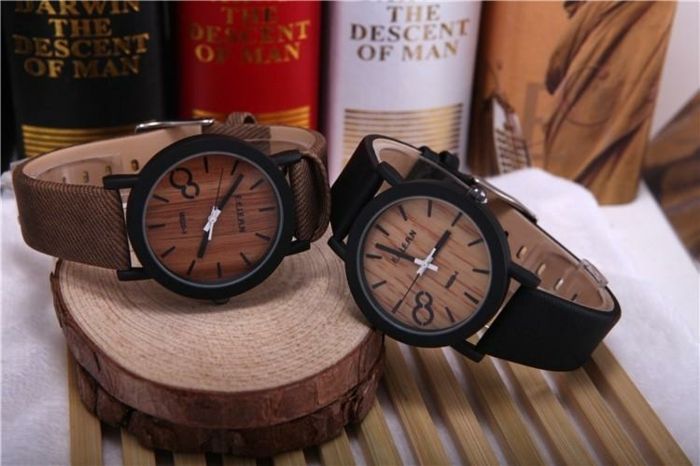 Obchodné príležitostné pánske najvyššie trendy pre 2017 drevené náramkové hodinky v farbách béžová a hnedá