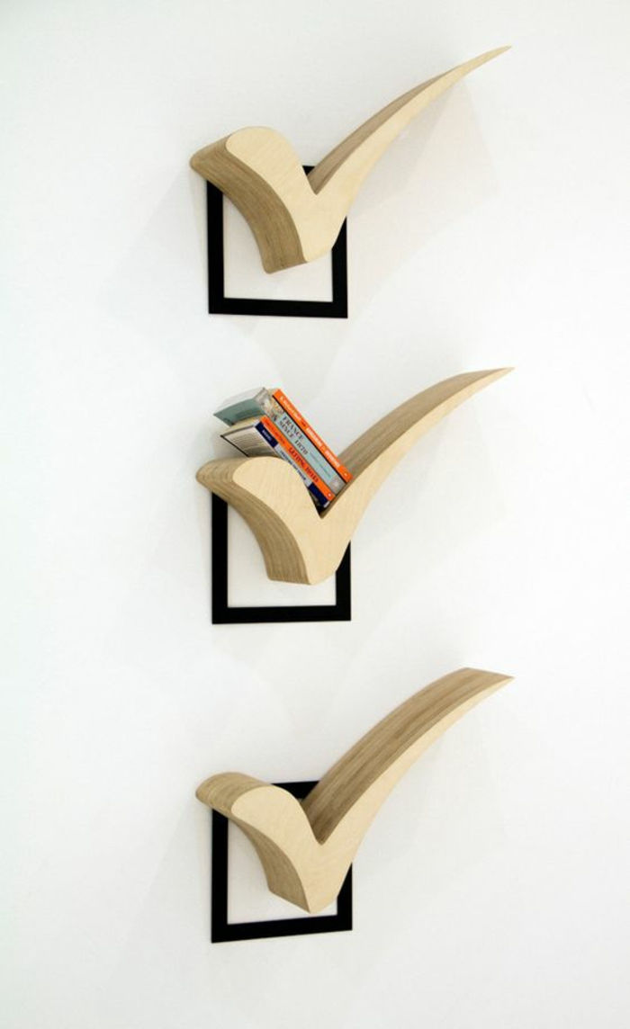 DIY-Półka ścienna-z-drewna-książki-ciekawe-ścienne design-wanddeko-półki