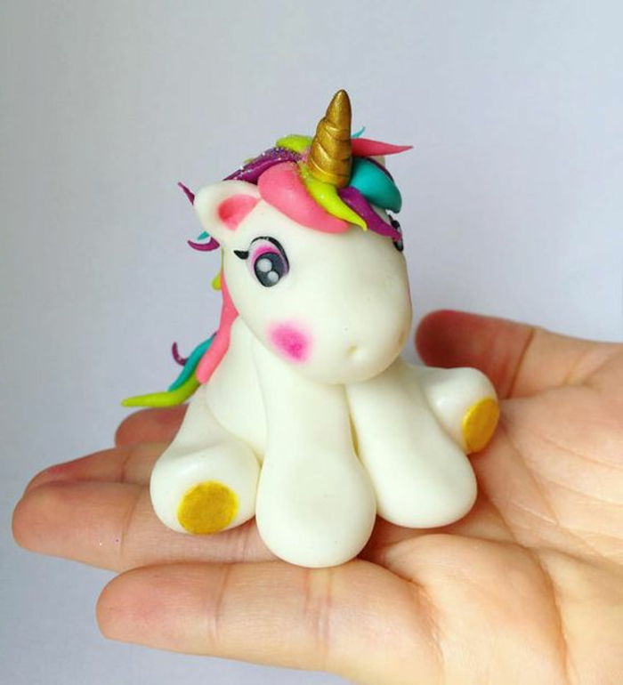 bela mini unicorn torta