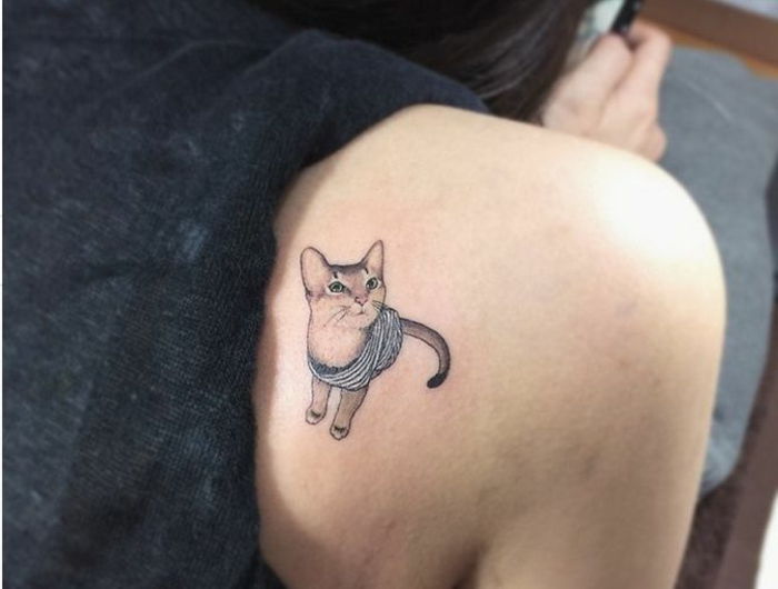 Kolejny pomysł na tatuaż dla kobiet na ramieniu
