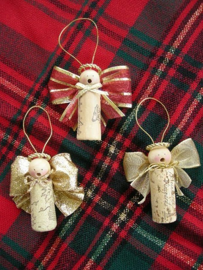 engelen maken van kurken, boog en houten kralen, kerstversiering