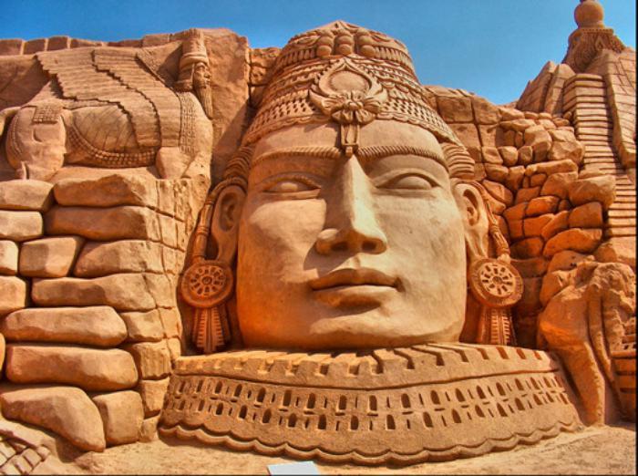 fantastica scultura di sabbia di-mistico-Pharaon