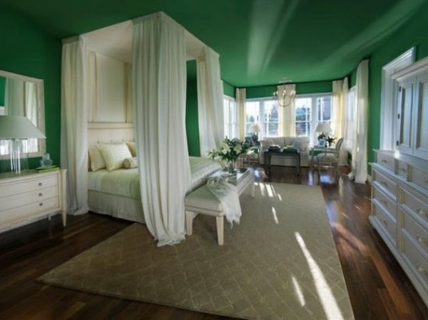barvna shema-spalnice-elegantne-zelene-zavese