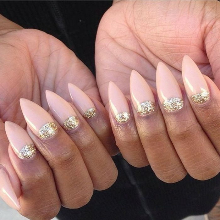 naglar spitz design idéer för att forma hudfärg naglar guld glitter spikig nagel design idé