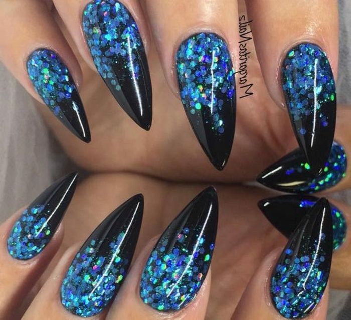 spets naglar designidéer drama utseende naglar svart och blå glitter vacker design av naglar
