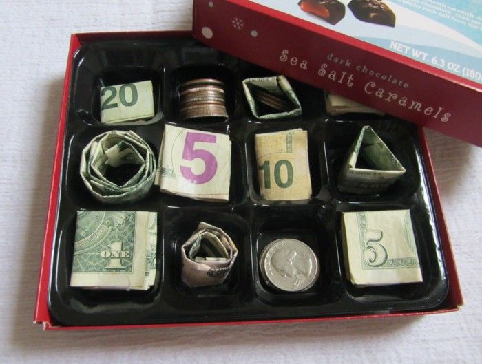 Saldainių dėžutė, pilna banknotų ir monetų, puikus gimtadienio nustebinimas, kūrybinė dovana