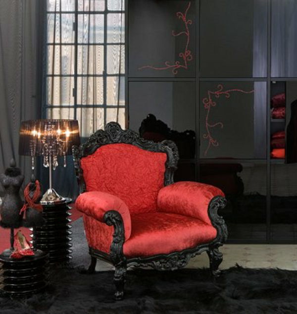 gotisk-stol-i-rødt