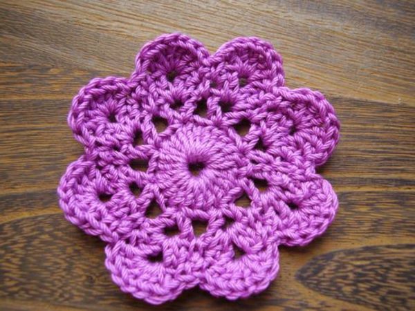 háčkovanie-nádherné-kreatívne-háčkovanie kvety - fialovo