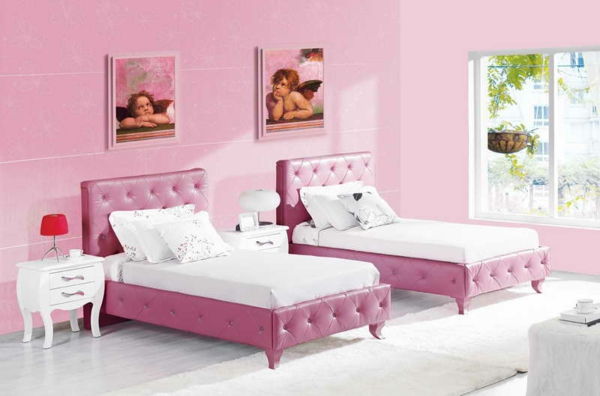 žiarivo farebné steny pre spálňu-ružové-nuansy-dve postele
