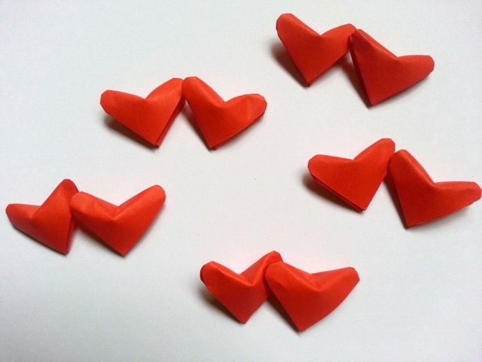 inima-Tinker-origami-idei-alb-fond