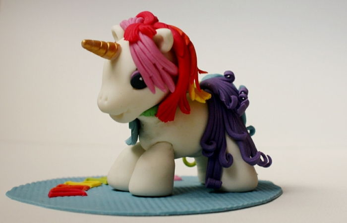 Tukaj je še ena ideja za pravljično unicorn torto