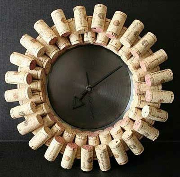 Un exemplu interesant pentru crafting cu plută - realizarea unui ceas de perete