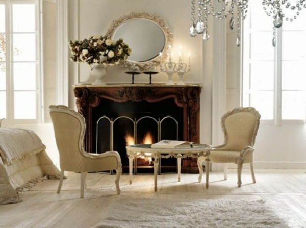 Talian-spálňa-s-elegantný-bielo-stoličky