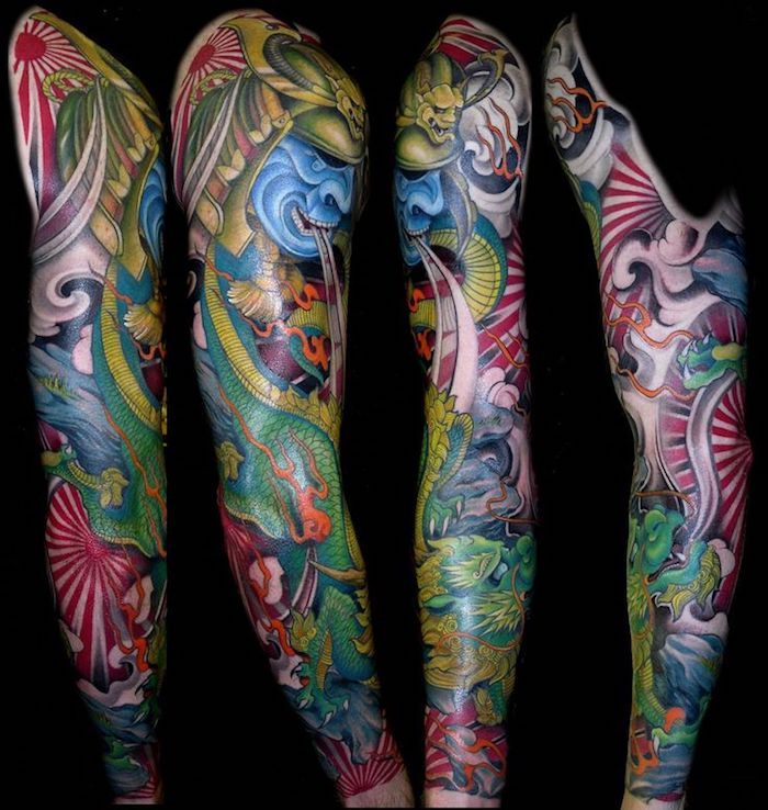 farebné japonské tetovanie, rukáv tetovanie so samurajovým motívom