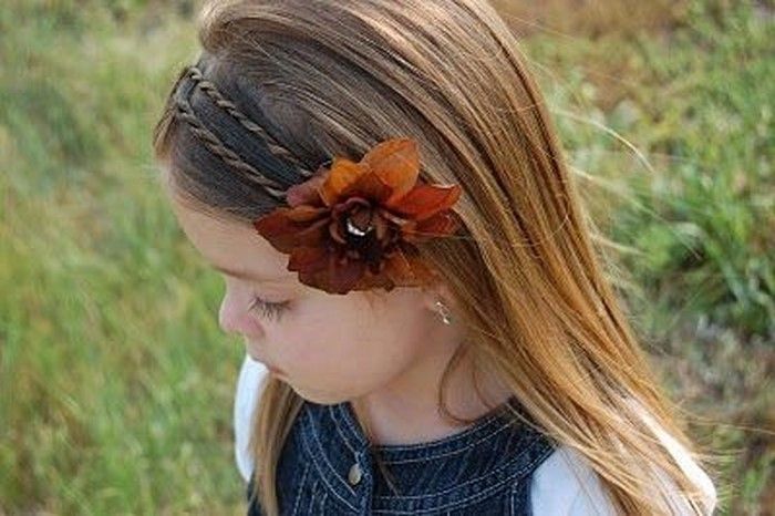 bambini-acconciature-a-fiore in capelli