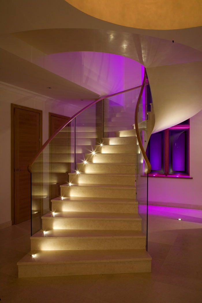 vodil stopnice razsvetljavo-rumeno-stopnice-rožnato-light