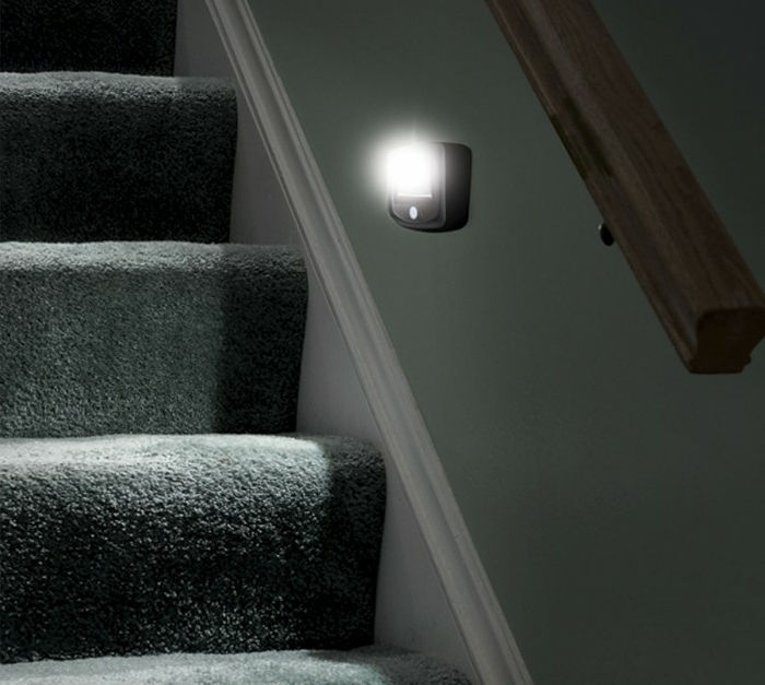 vodil stopnice osvetlitev-lepa-sivo-design