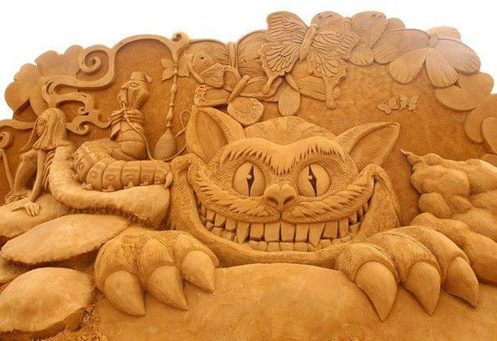 scultura di sabbia divertente di Big Cat e-altri-comici eroi