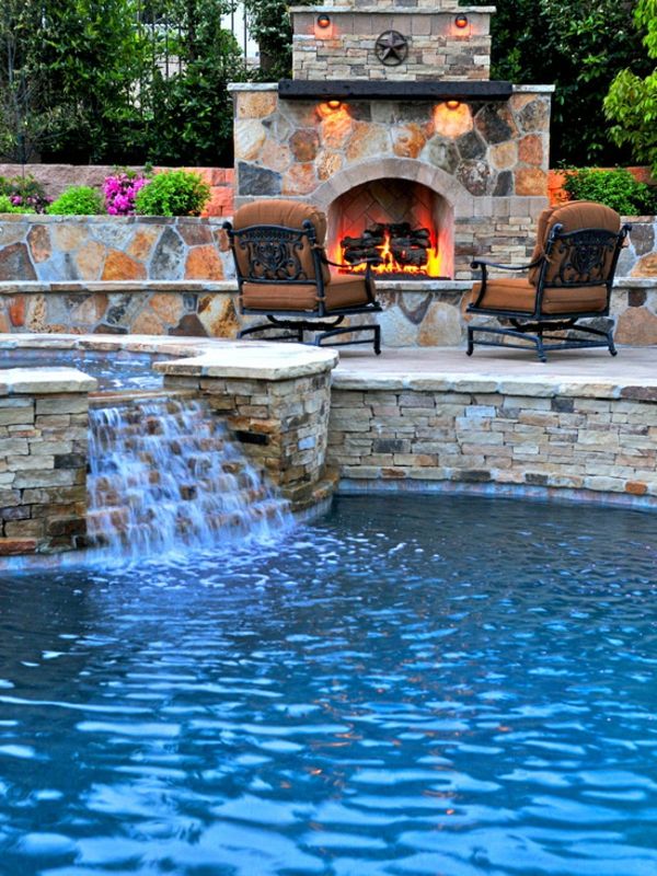 luxe-acting-pool-by-the-garden