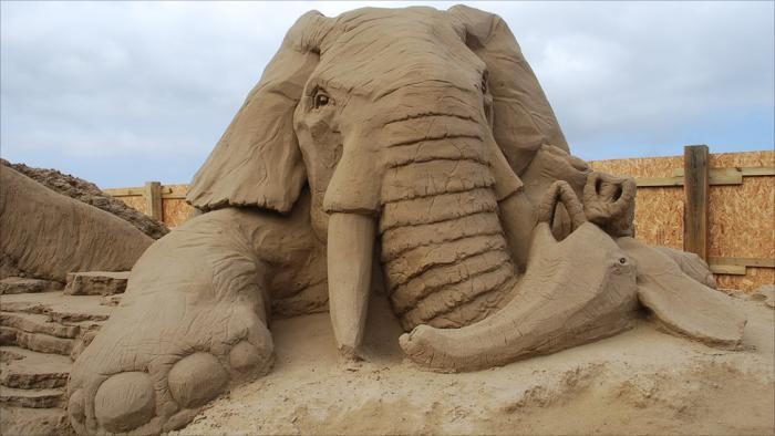 Scultura moderna da elefante sabbia