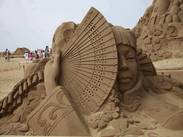 moderne sculture-di-sabbia Geischa figura