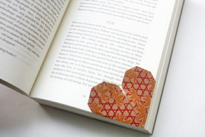 Asigurați-origami-inima-maro model-semne de carte de bricolaj