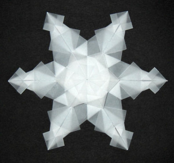 origami-to-jul-vit-snöflinga