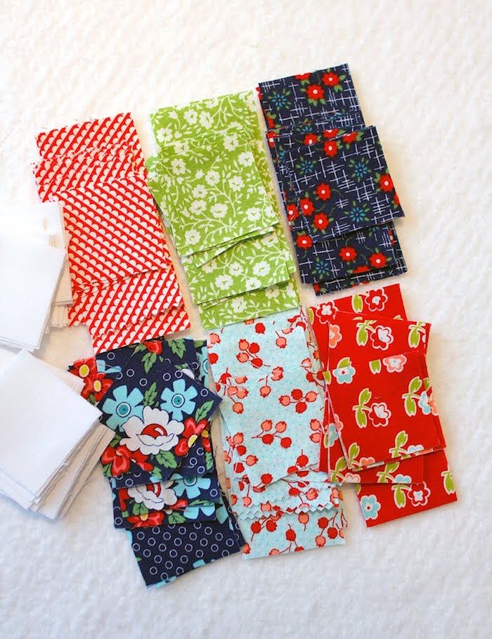sześć różnych kawałków tkaniny, aby samemu wykonać patchwork