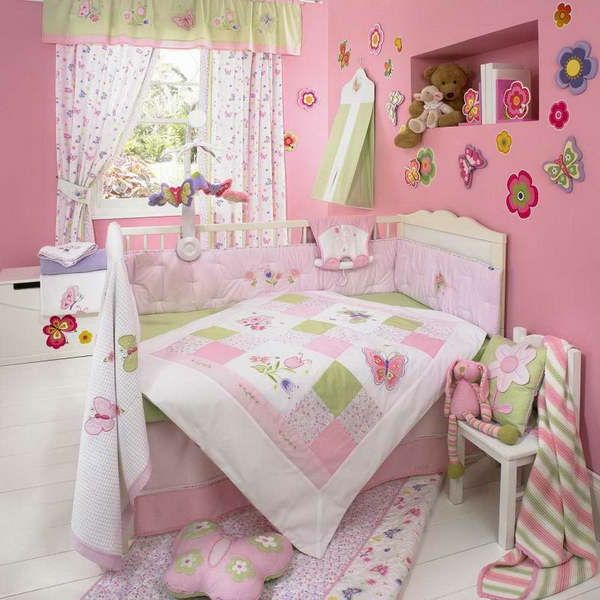 Ružová nástěnná farba pre detskú izbu