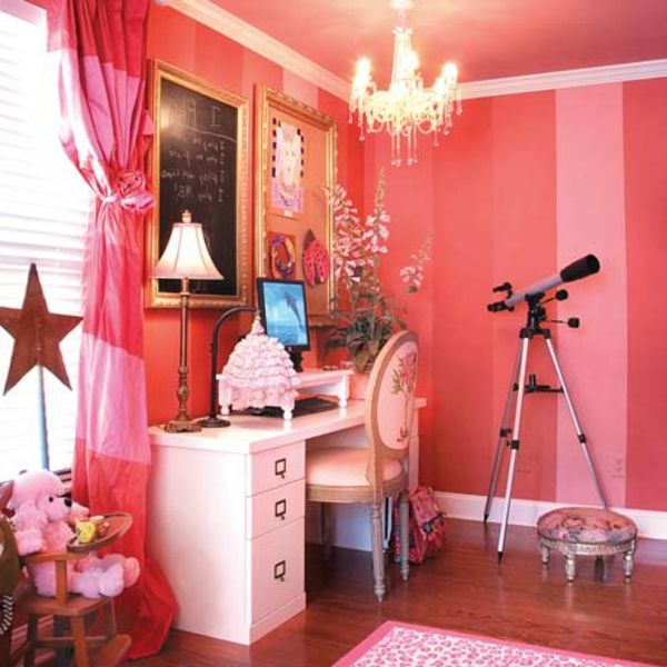 pink-farba na steny-by-a-nádherné-spálne biely stôl
