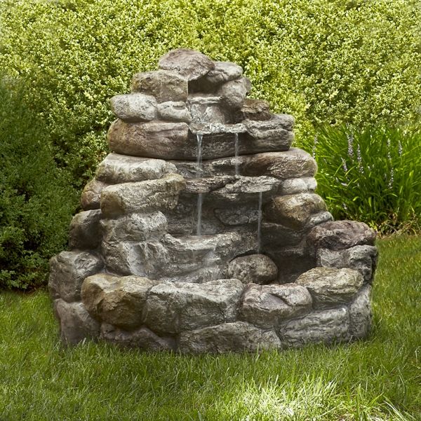 Fountain-com-waterfall-in-jardim prático