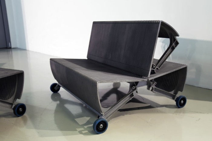 återvinnings idéer-black-model-soffa