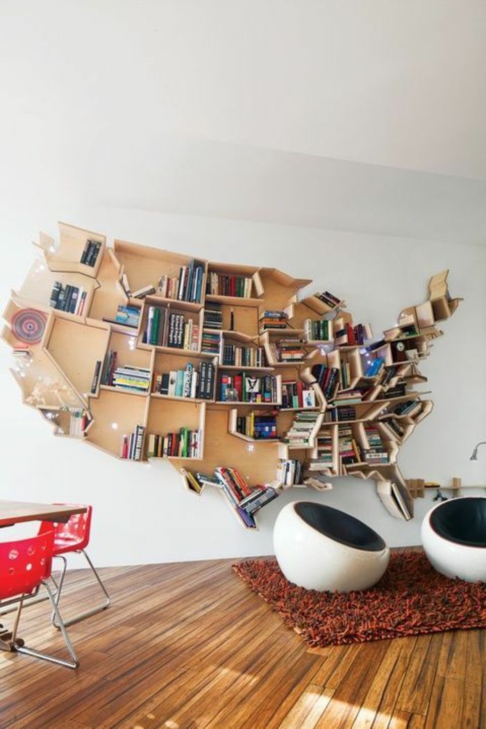Regal-own-build-shelf przez system wielu książek-chair-table-czerwono-krzesła-bottom-of-drewna-dywan