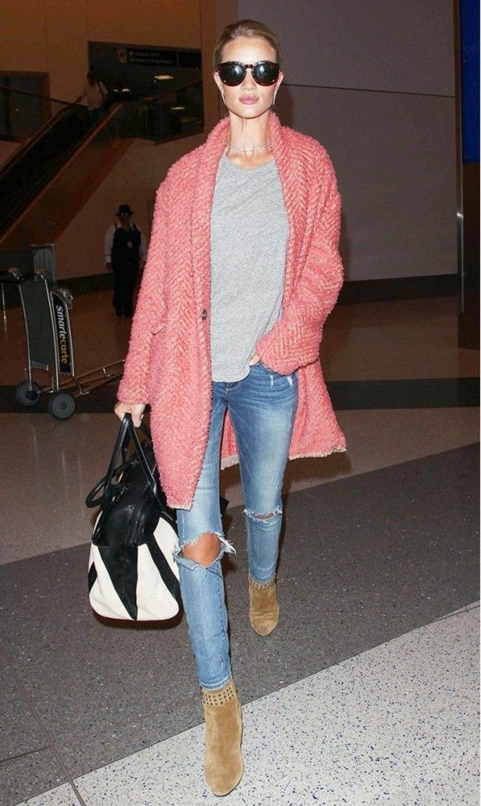 Rosie Huntington-Whiteley-Cool-jeans-z otworami