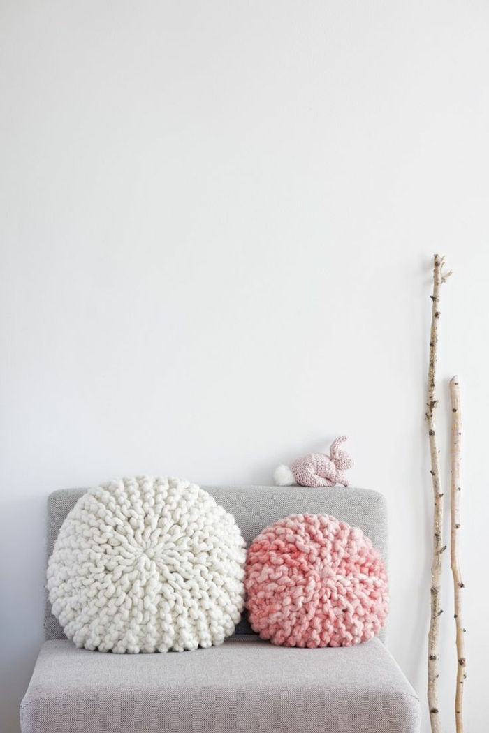 Okrogla Kvačkanje Pillow roza in beli DIY ideja